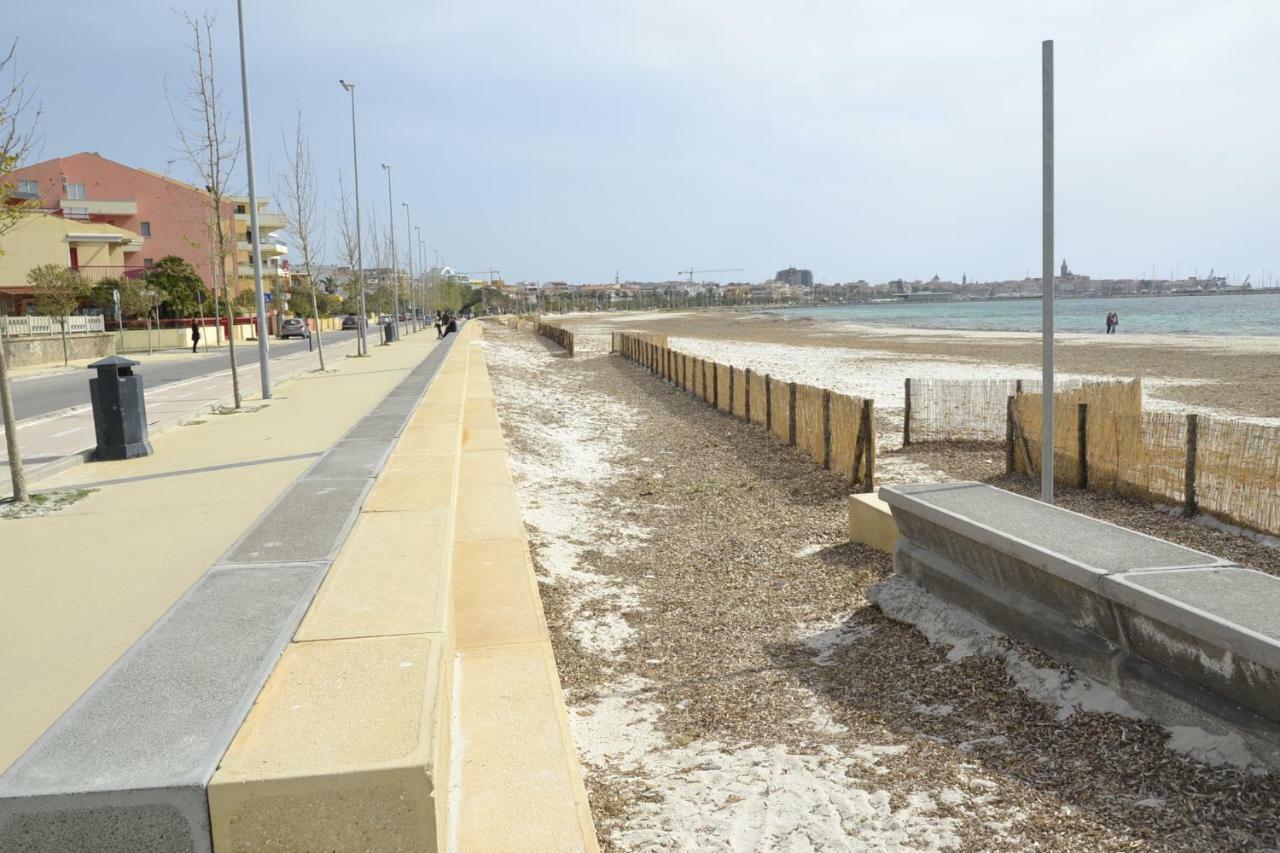 ألغيرو White Beach المظهر الخارجي الصورة
